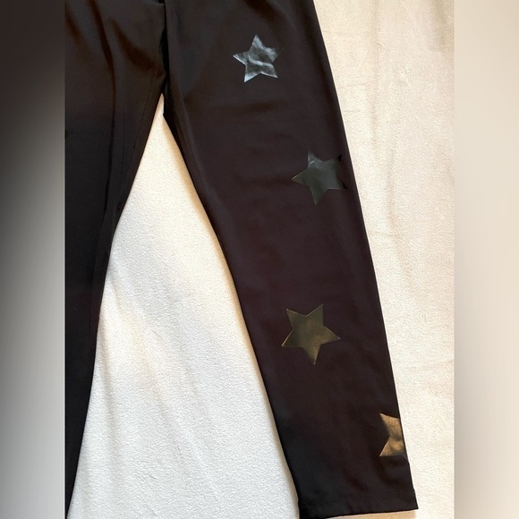 Cut the Frills Black Star Leggings - Picture 2 of 9